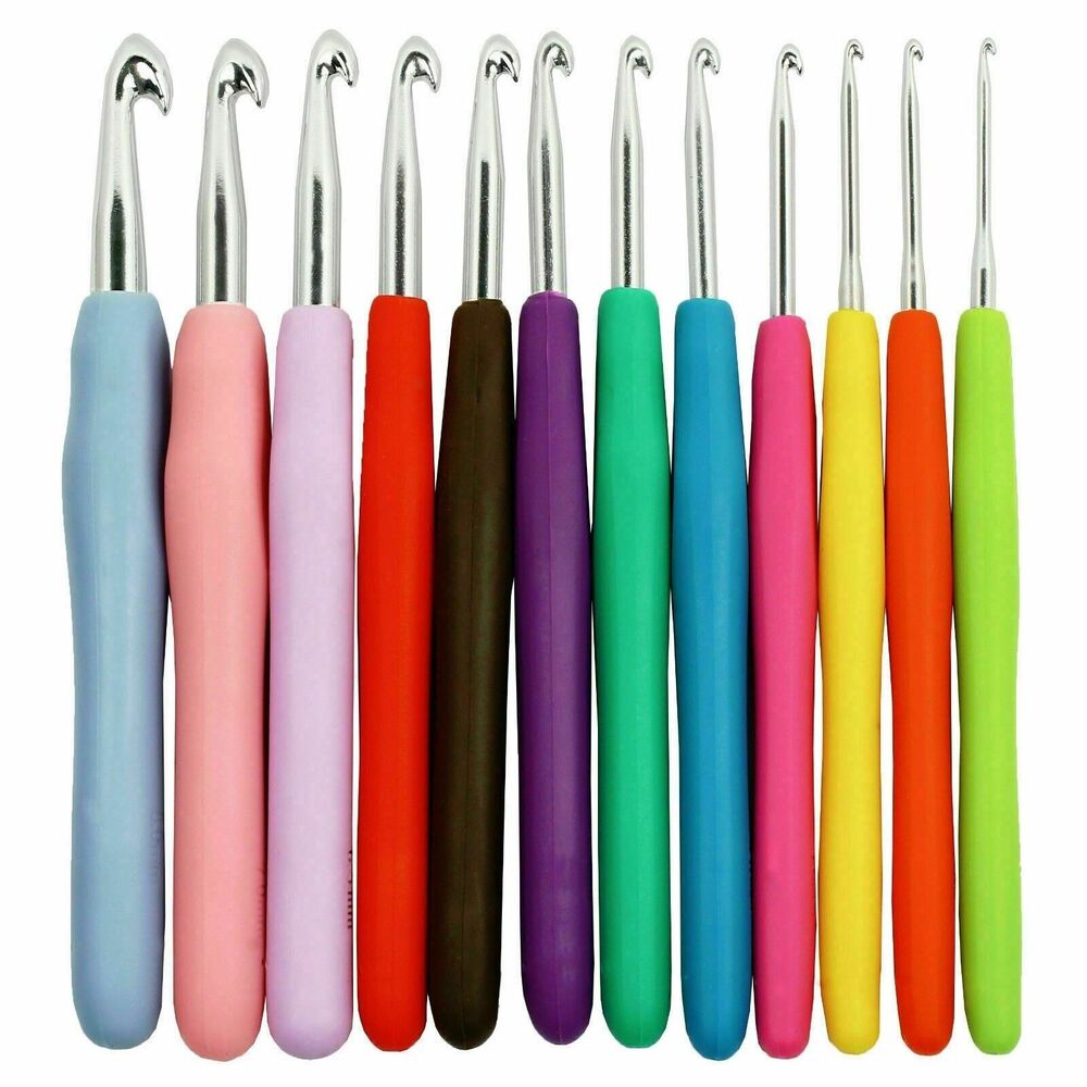 Crochet Hooks Soft Handle Rubber Grips Ergonomic Aluminum Needles 12-Pc Gift NEW